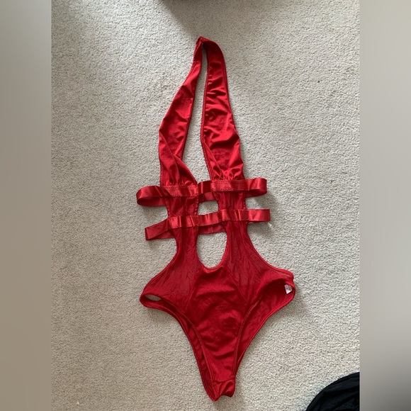 Red body suits - Picture 1 of 2